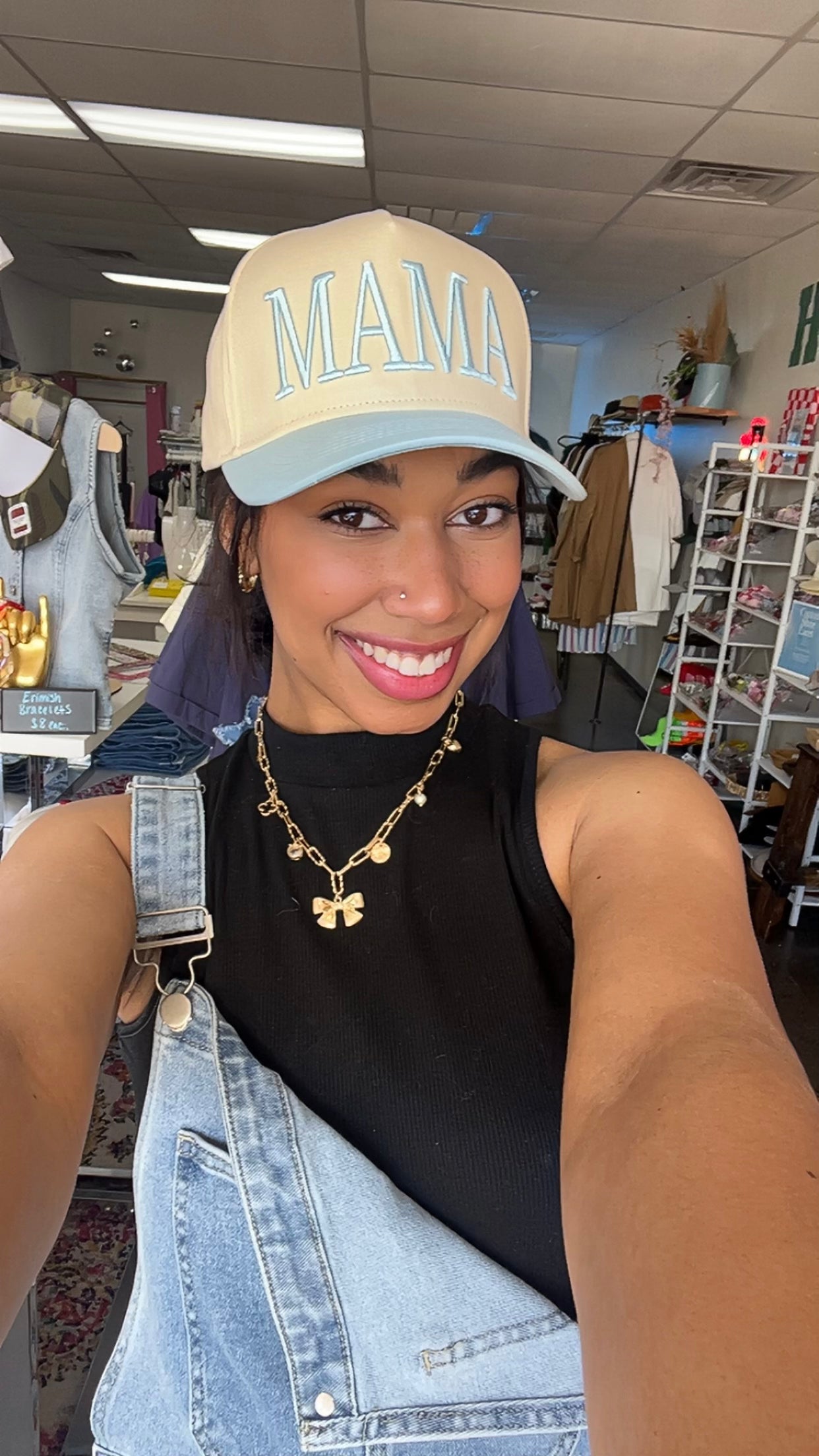 Mama (blue) trucker